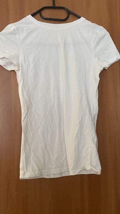 Бяла тениска-reserved