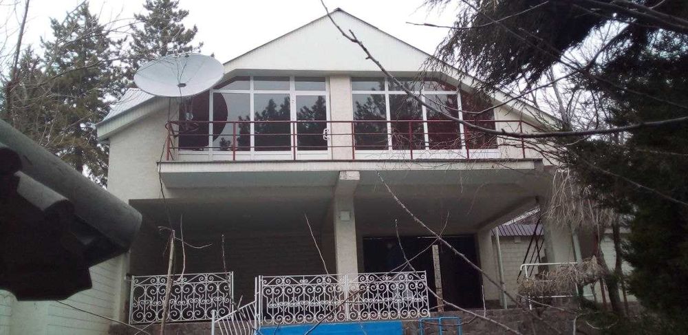 Чарвак,Продаётся дача 6 соток, 5 комнат, 2 этажа.