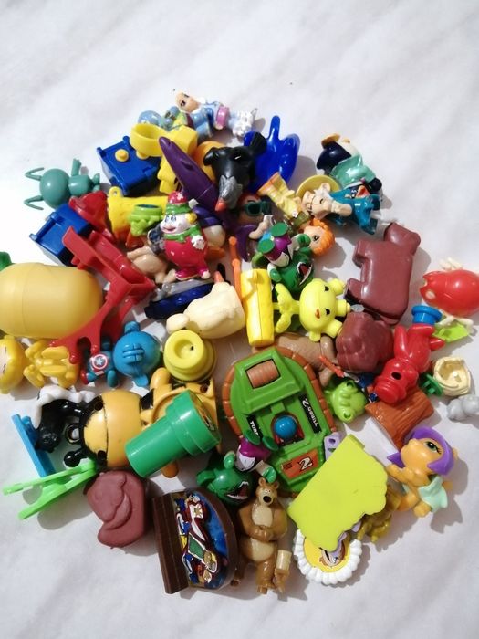 Игрушки киндеры продам