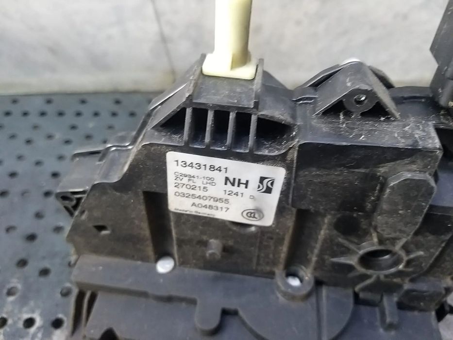 Broasca usa stanga fata opel corsa e x15 13431841nh c29341100 0325407955