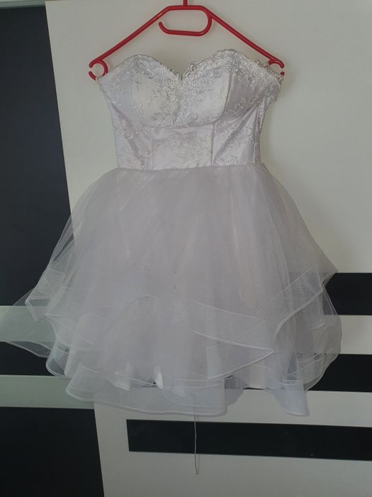 Булченска къса Рокля със шлейф