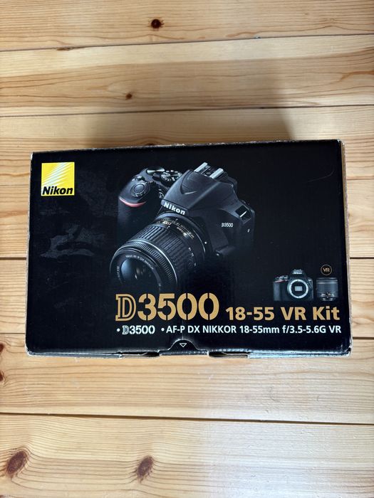 Нов Nikon D3500 18-55mm VR обектив + SD карта
