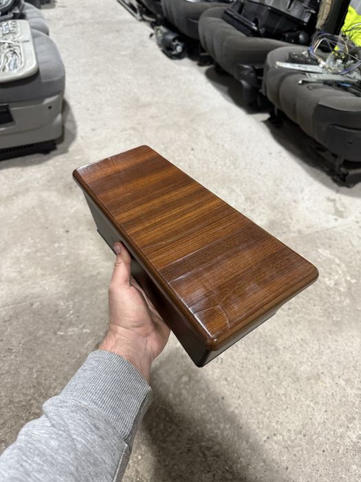 Оригинальный BOX на Mersedes w124 w202