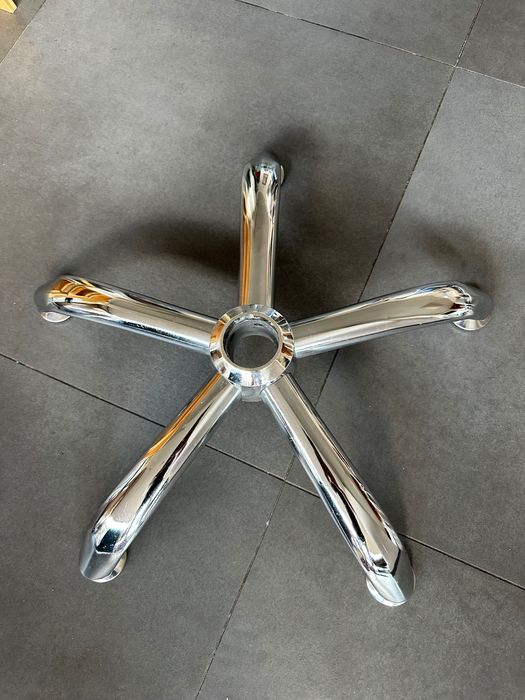 Кръстачка за офис стол