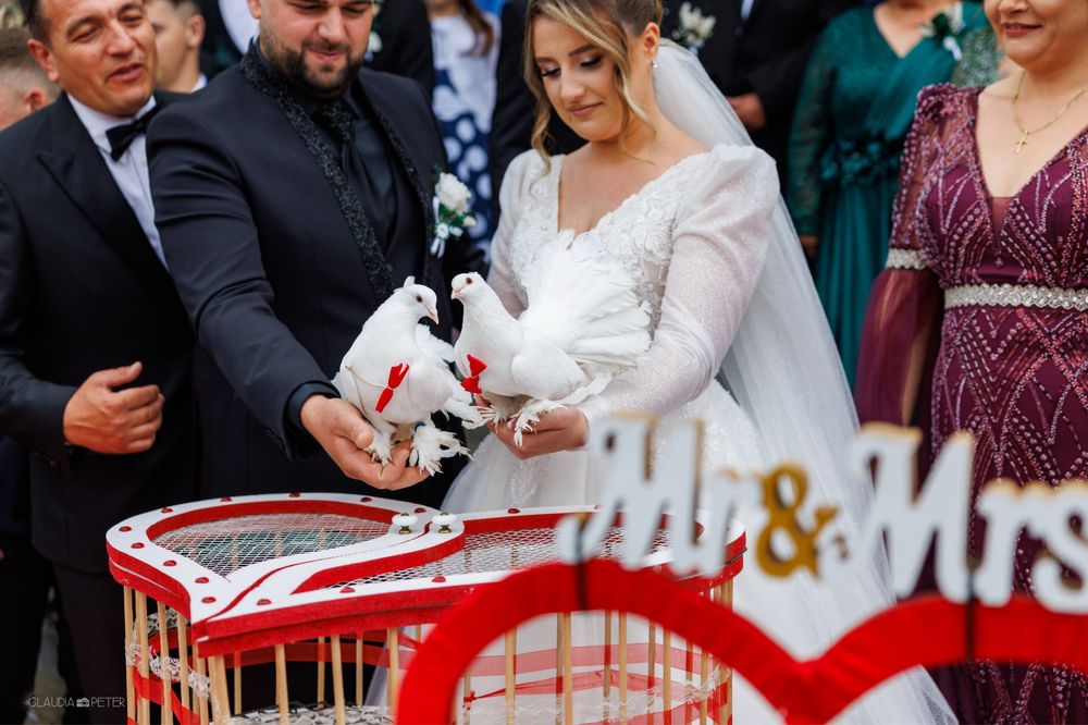 Porumbei indieni albi si negru + poste albe