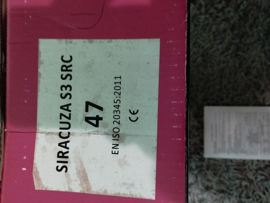 Чисто нови мъжки обувки-боти