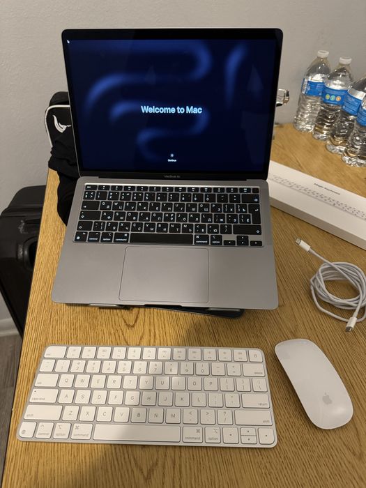 Apple Magic Mouse & Keyboard
