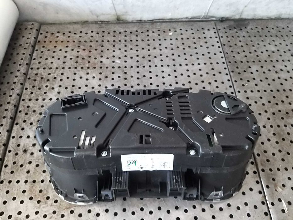 Ceasuri bord benzina vw polo 6r 6c0 920746a a2c 96770400