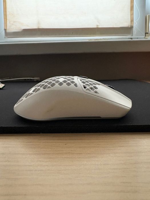 Гейминг мишка Steelseries Aeros 3 wireless бяла