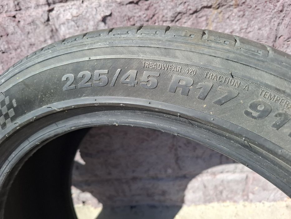 225/45/17 Kumho корея