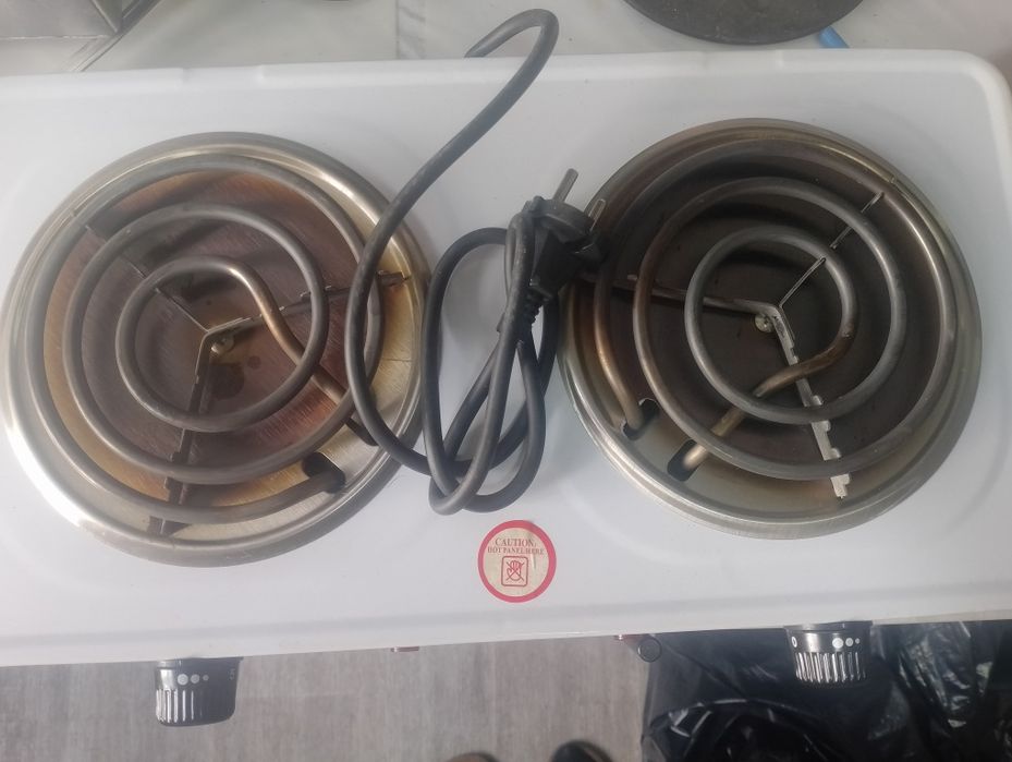 Продам двухкомфорочную электро плитку
