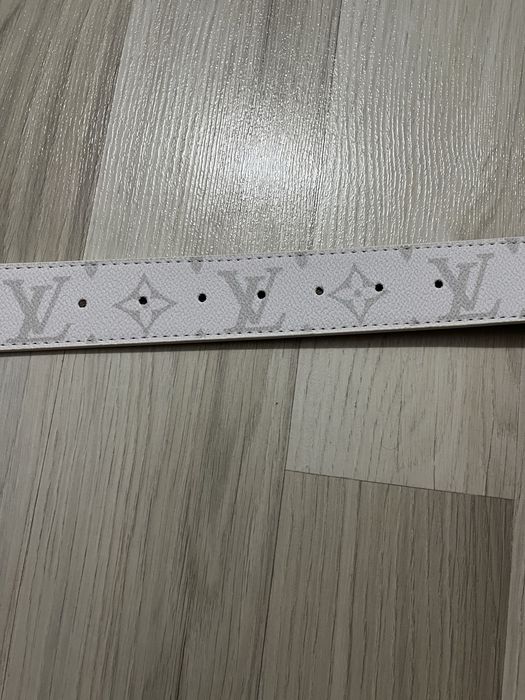 Curea Louis Vuitton Alba Noua
