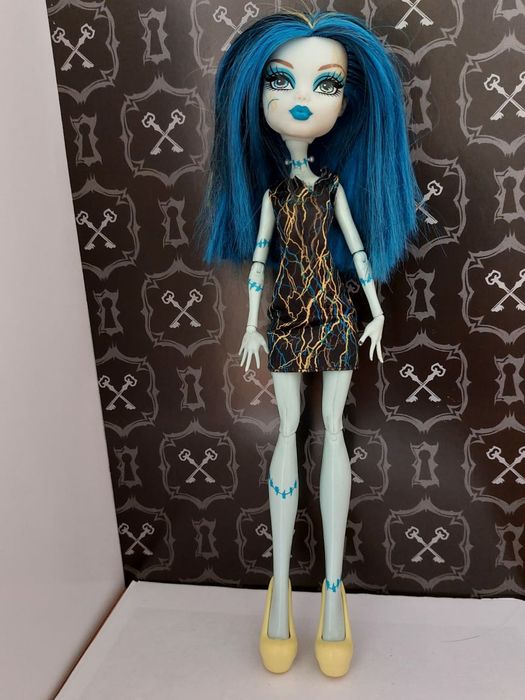 Продаю куклу Monster High