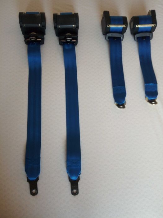 Цветни предпазни колани за автомобил