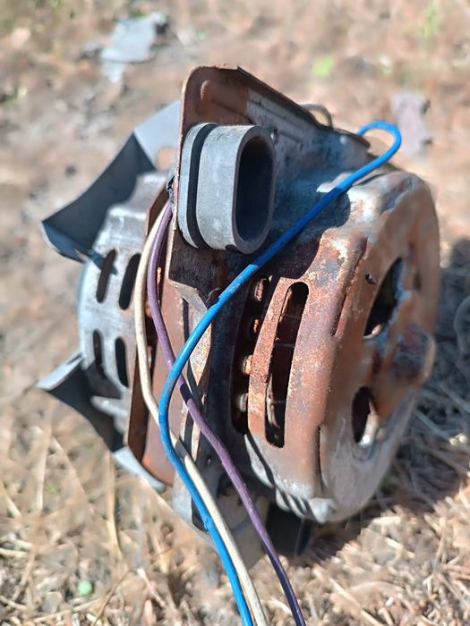 2 двигателя рабочих от стиральной машины