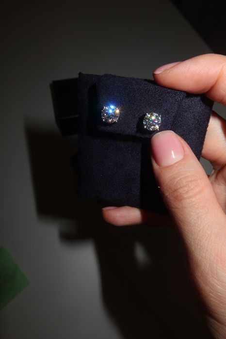 Бриллиантовые пусеты