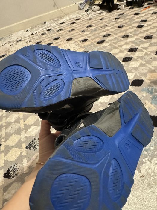 Продам ботинки