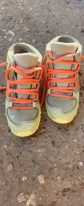 Adidas боти за момче