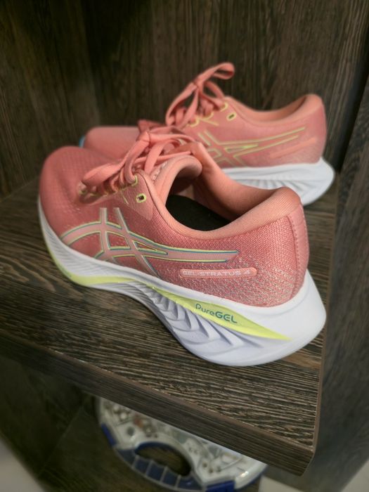 Asics stratus roz nou 39 dar merg la 37 38