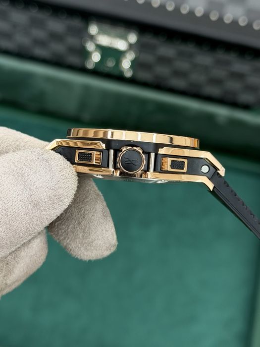 Hublot Big Bang 44mm King Gold Chronograph