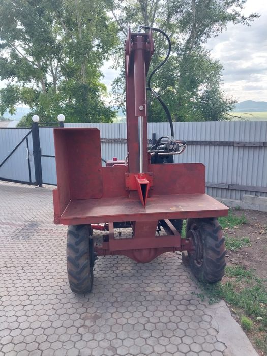 Продаётся дровакол.