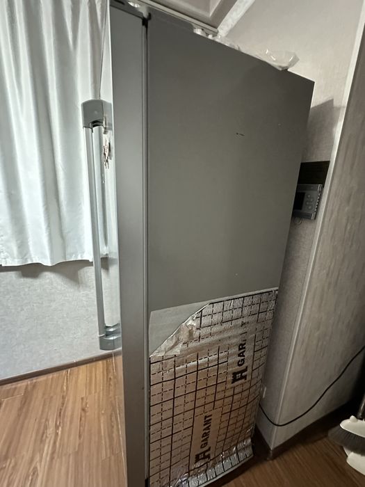 Холодильник Hotpoint Ariston