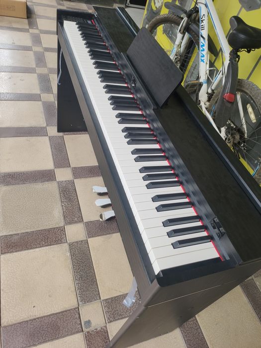 Цифровое пианино молоточковый.