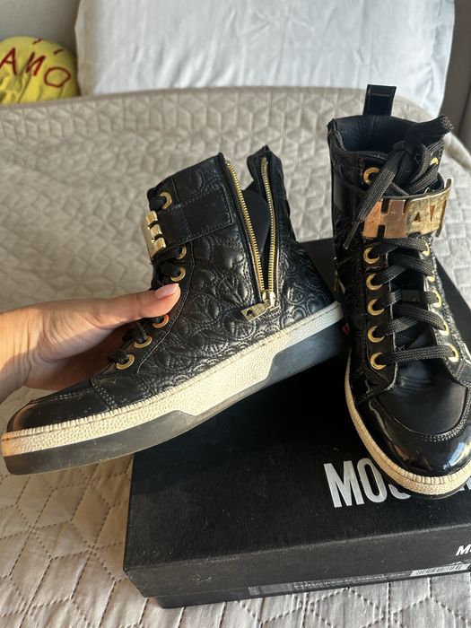 Vand adidasi Love Moschino