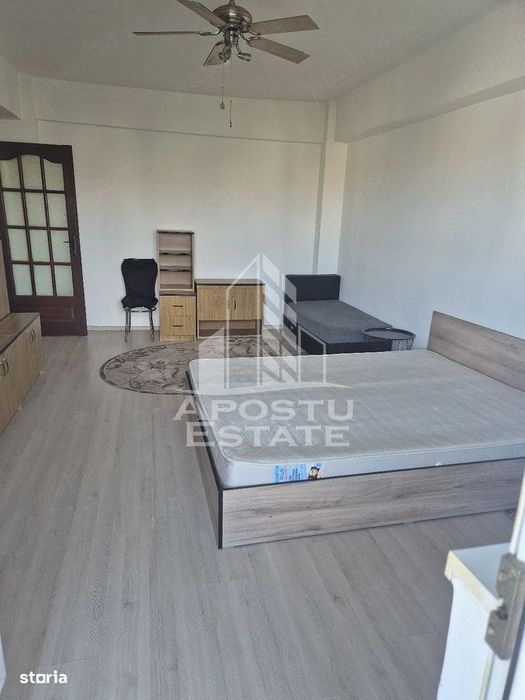 Apartament cu o camera de vanzare, lift, zona Soarelui, Timisoara — fotografia 1