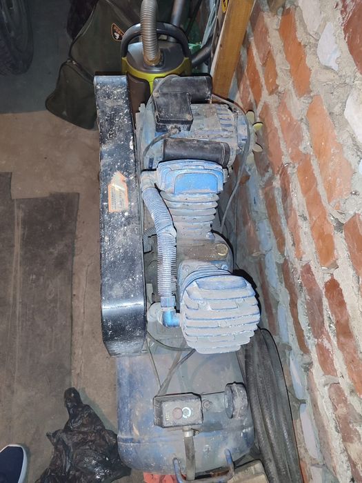 Компрессор двух цилиндровый