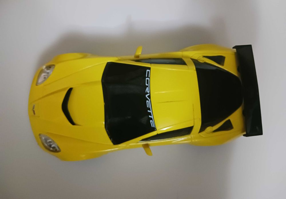 Două mașinuțe plastic