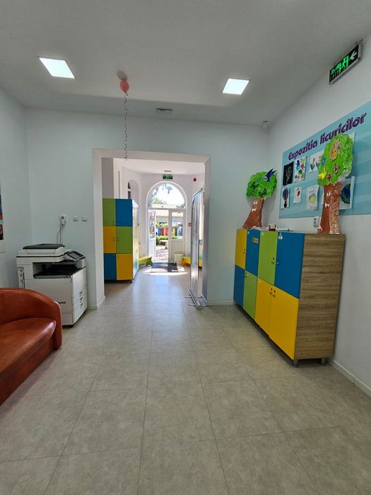 Închiriez casa pretabila afacere Topoloveni, Argeș