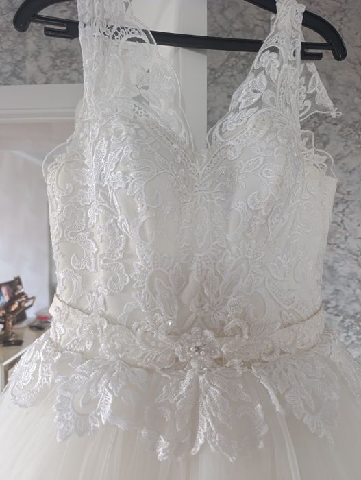 Свадебное платье. Очень красивое. Пышное.