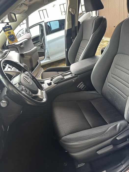 Vând Lexus Nx 300h