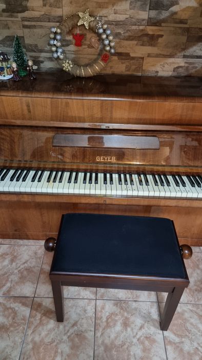 Vand pianina Geyer si vioara