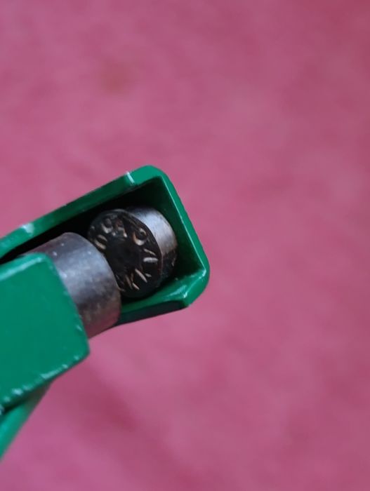 Пломбиратор ( новый ) смеситель небольшой тоненький  ( кран )