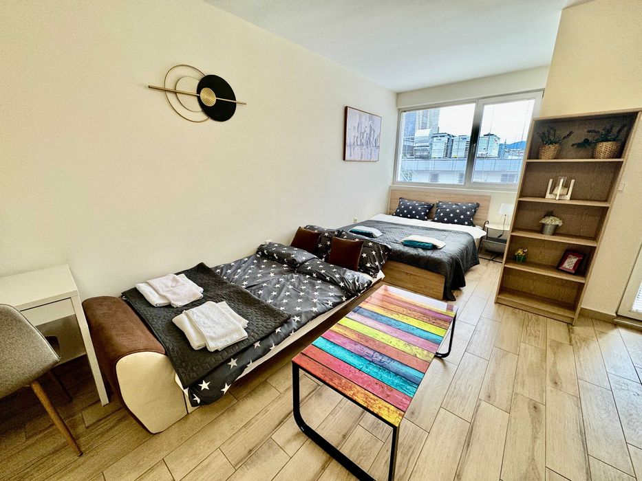 Нощувки - Joyful Studio