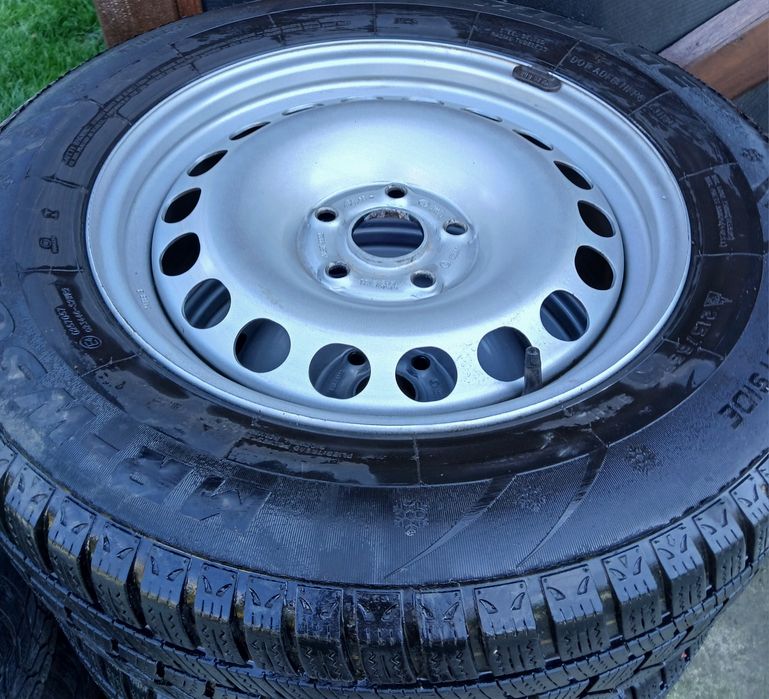 Set anvelope iarna  Jante tablă 215.65.16 Volkswagen Tiguan