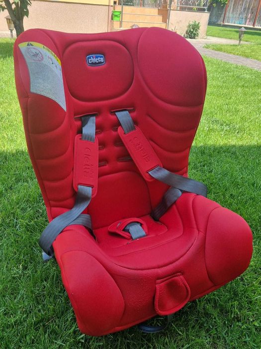 Vand 2 scaune masina de copil ,1 carucior, o piscina si o trambulina