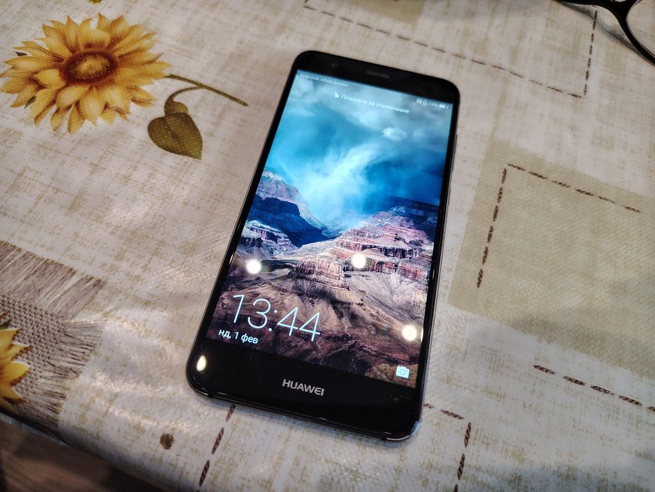 Продавам Huawei p10 lite