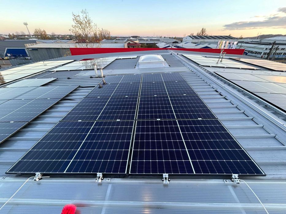 Spălare Panouri Fotovoltaice – Apă Demineralizată