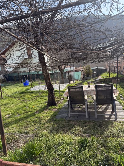 Голяма къща в град Своге