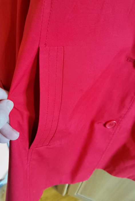 Дамско стилно червено манто