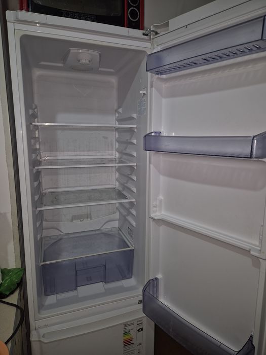 Продам холодильник Правый берег