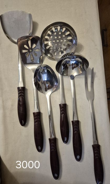 Продаю столовые приборы