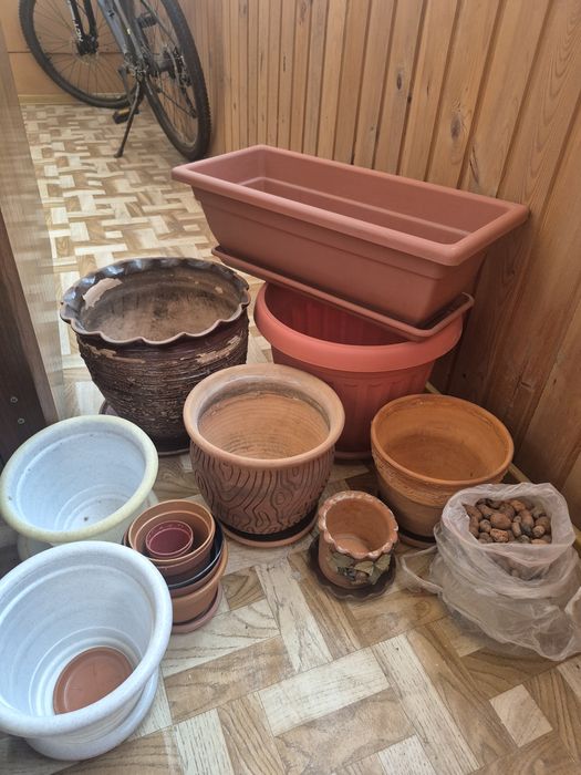 Продам горшки для цветов