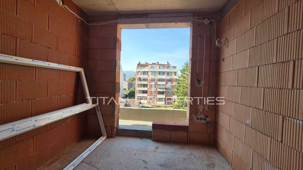 Продава се Двустаен апартамент в Пловдив, Кючук Париж - 57 кв.м за 1699 €/кв.м - Снимка #1