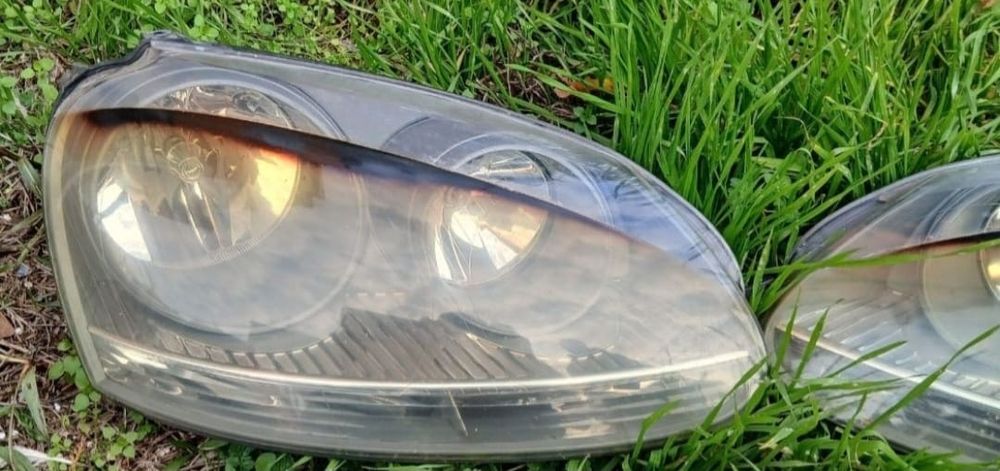 Faruri golf 5 Hella  200 lei