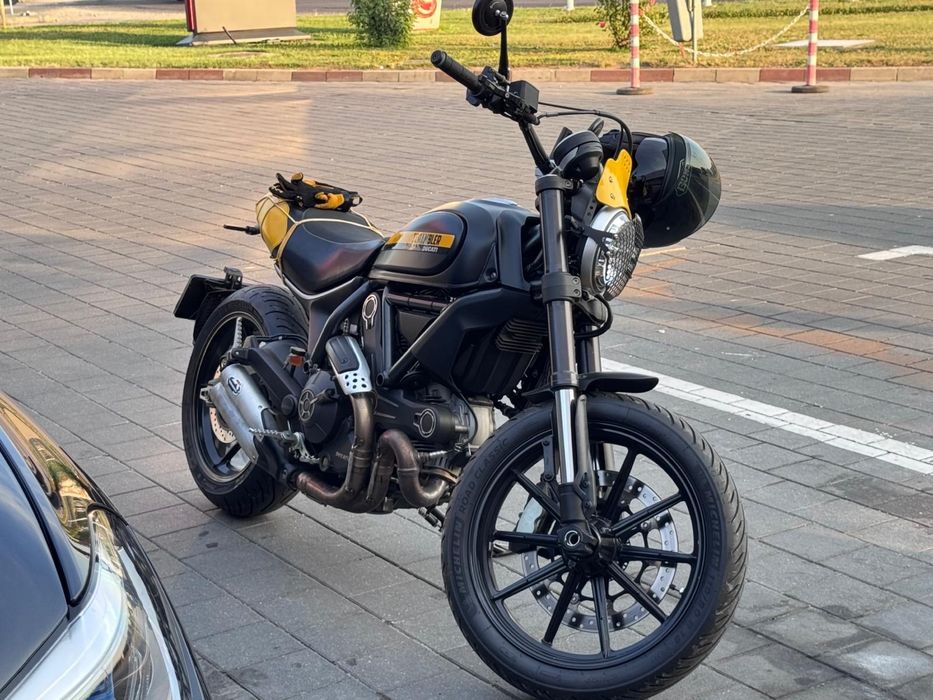 Ducati Scrambler 800  Full Throttle
