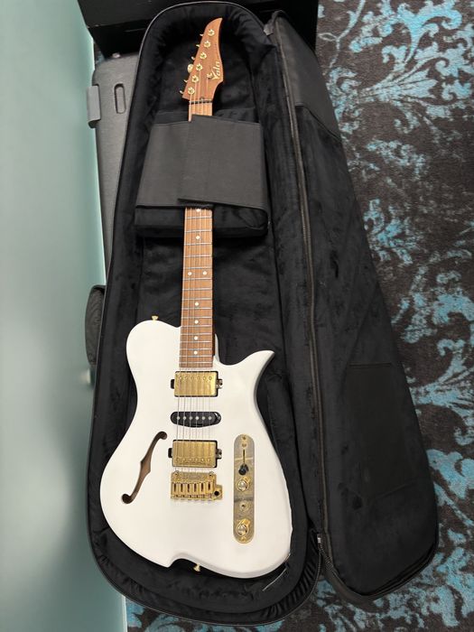 Chitara electrica Vola KJM